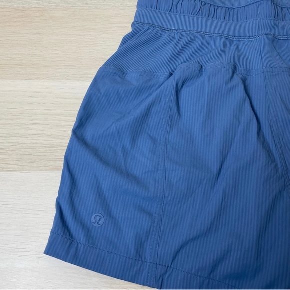 Lululemon Dance Studio High Rise Short 3.5” women’s size 2 - Picture 7 of 8